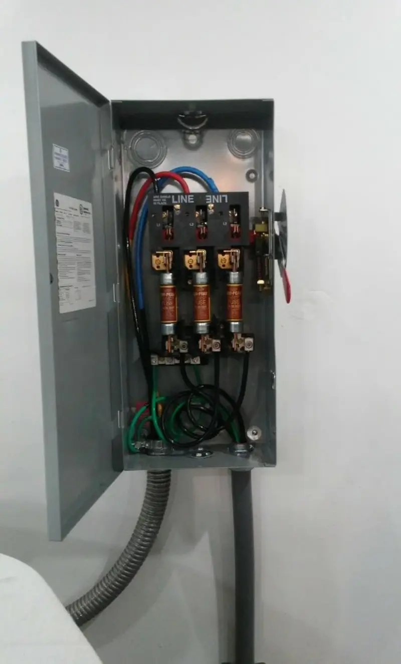 Three-phase disconnect switch installed for Smoke Detector Installation in Santa Clara